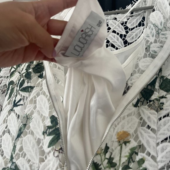 Liquorish Floral Lace Garden Print Dress - NWT US 8 - Picture 2 of 5